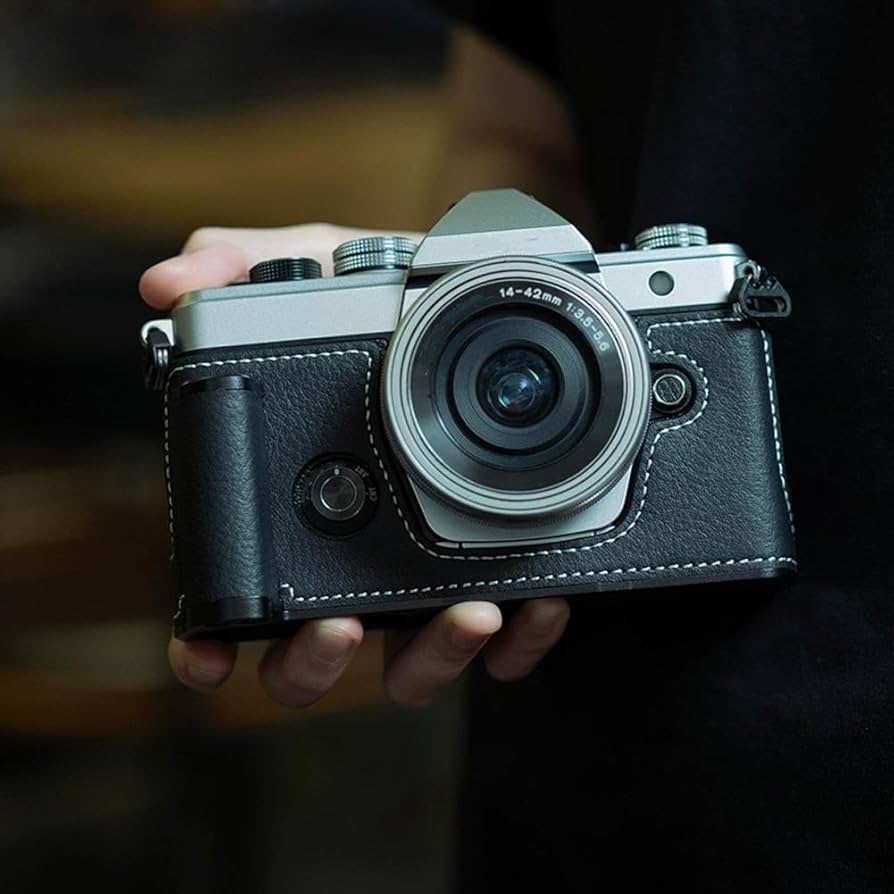 【ジャンク品】オリンパス　OM-3Ti　シューカバー、本革ストラップ、説明書付き Amazon | オリンパス OM-3用 ハンドルレザーケース カメラバッグ